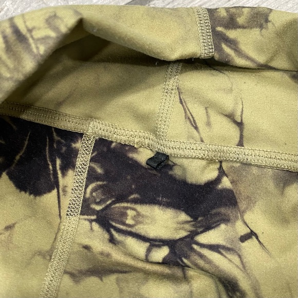 SOLD | Cactus Green Alphalete Alphalux Force Leggings - Picture 10 of 11